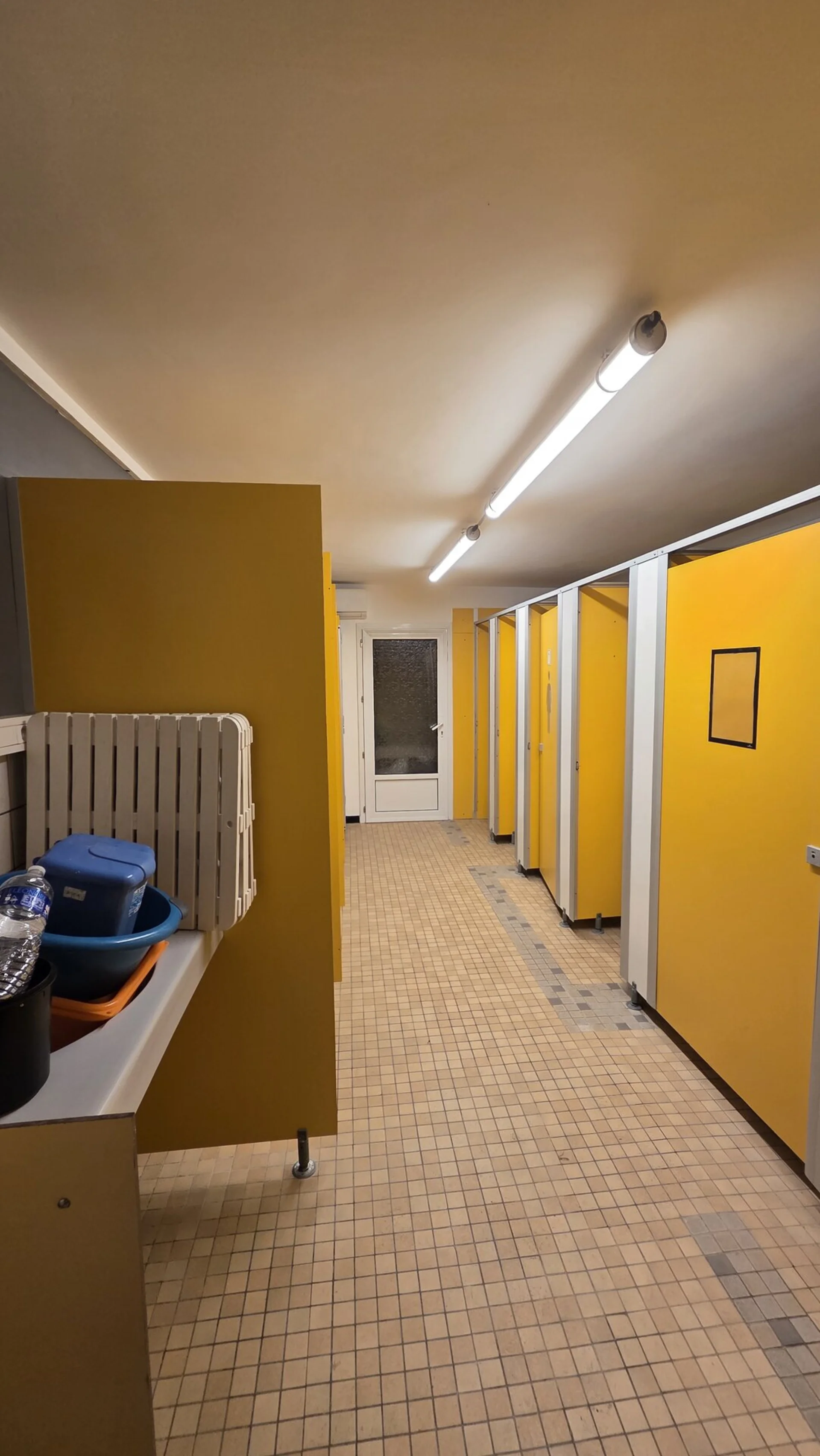 Sanitaires modernes et propres